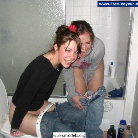 Пьяные девушки писают: 120 мокрых фото Пьяные девушки писают: 120 мокрых фото