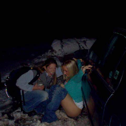 Пьяные девушки писают: 120 мокрых фото Пьяные девушки писают: 120 мокрых фото