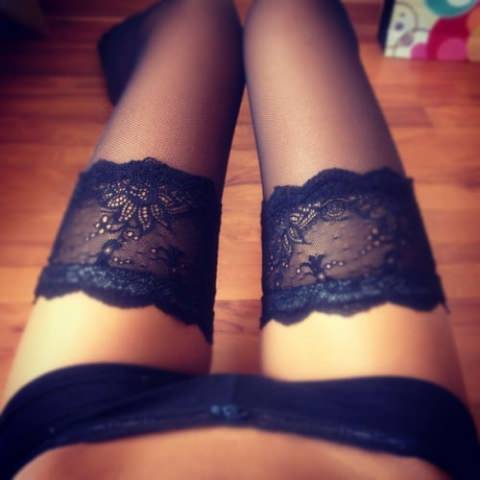 Молодые сучки в чулках, селфи: 85 отборных фото