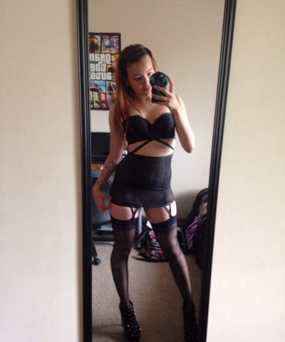 Молодые сучки в чулках, селфи: 85 отборных фото