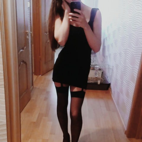 Молодые сучки в чулках, селфи: 85 отборных фото