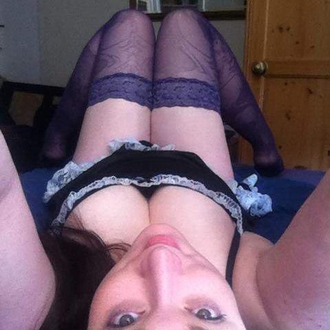 Молодые сучки в чулках, селфи: 85 отборных фото