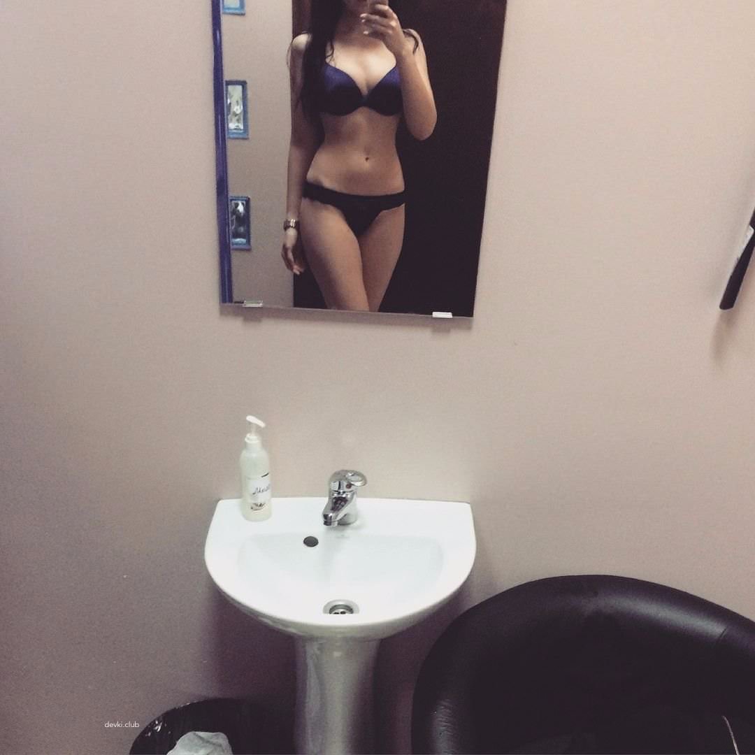 Брюнетка дня: зеркала