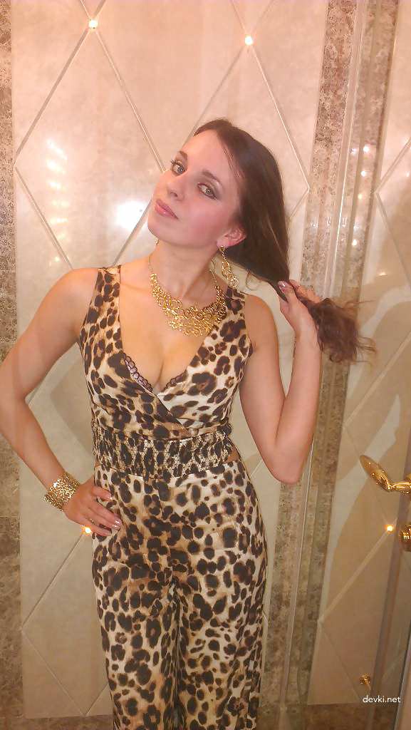 Шатенка дня: машинка для ебли