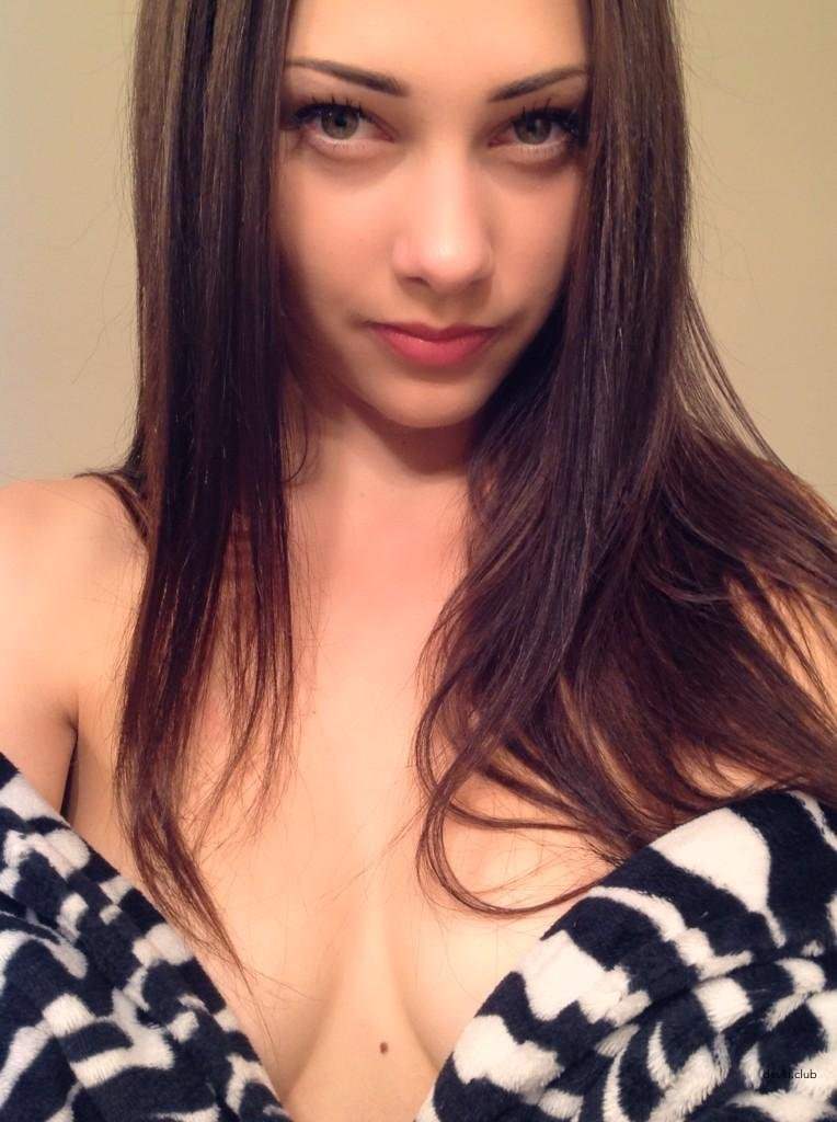 Шатенка дня: сучка для случки