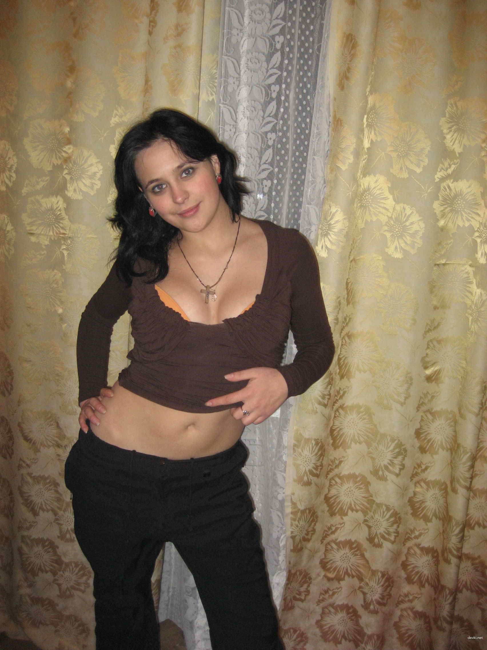 Брюнетка дня: кухонные посиделки