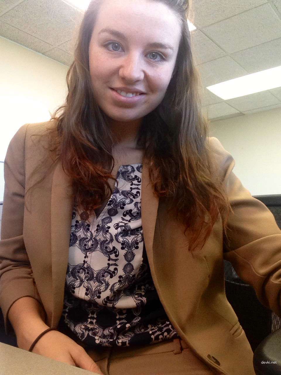 Шатенка дня: работа - не волк