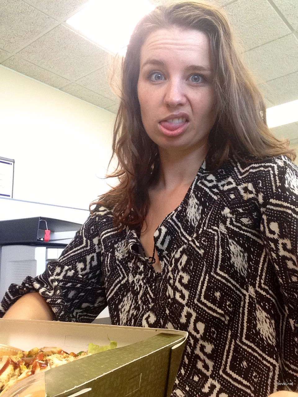 Шатенка дня: работа - не волк