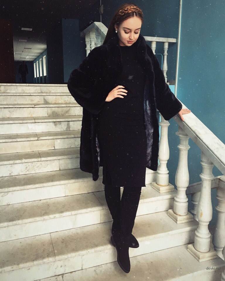 Шатенка дня: эротична Я