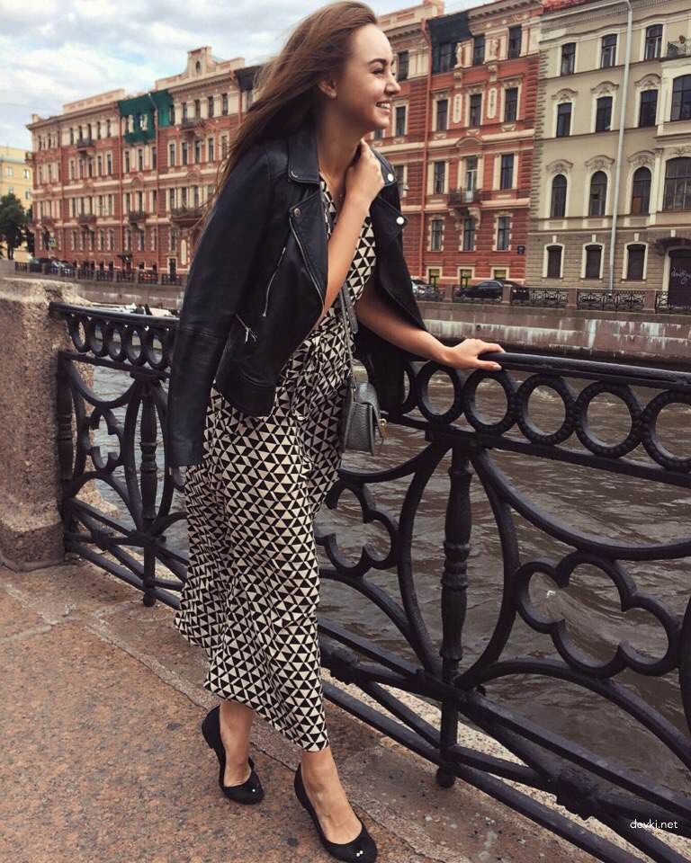 Шатенка дня: эротична Я