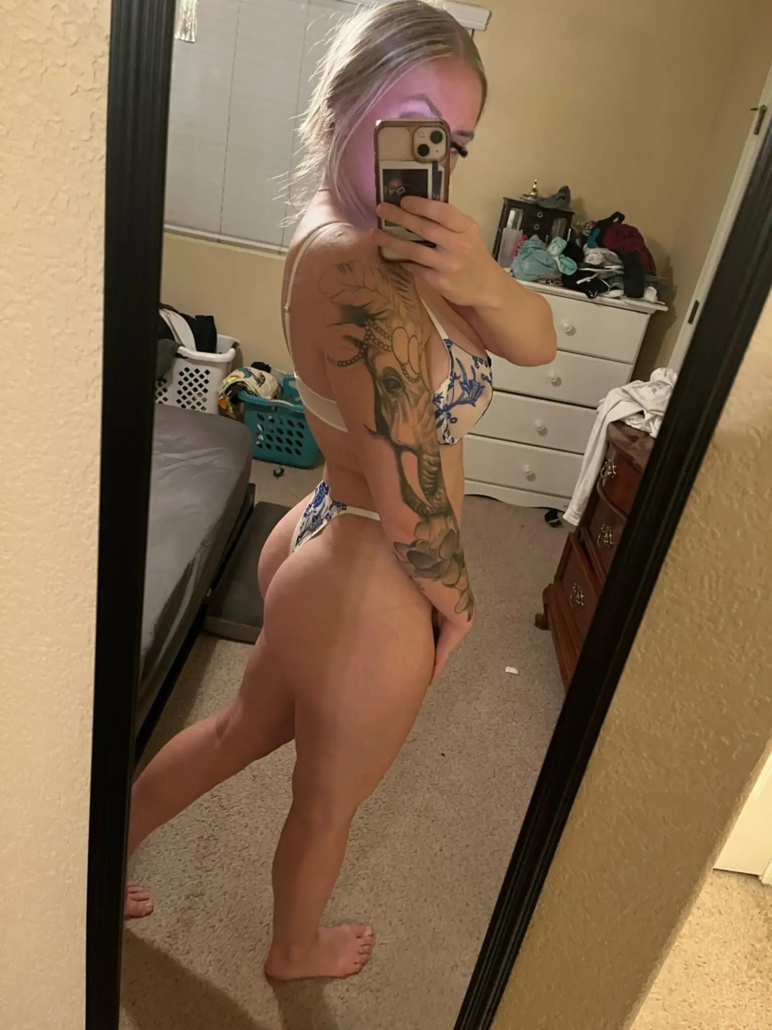 Блондинка дня: секс-машина