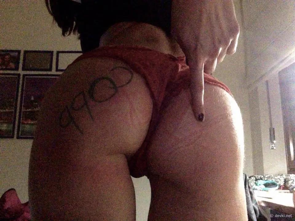 Шатенка дня: МинСекс  рекомендует