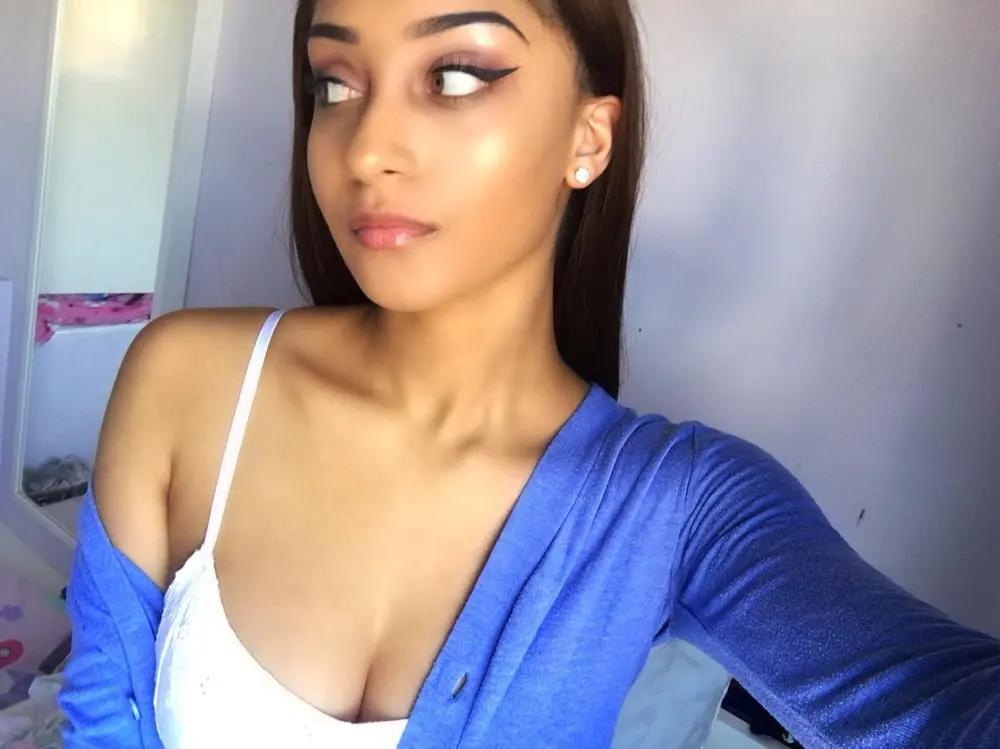 Мулатка дня: близкий контакт