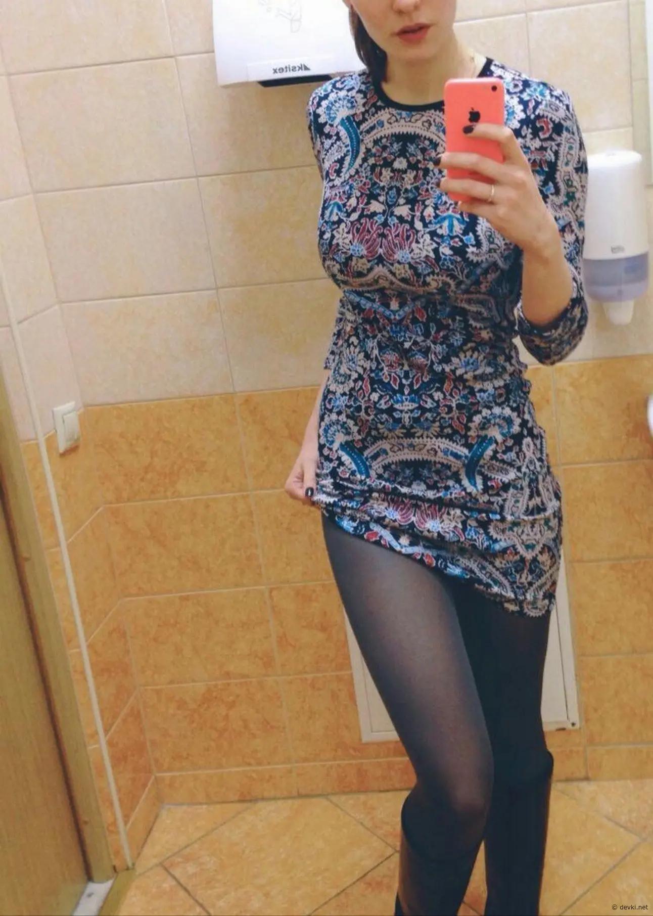 Шатенка дня: работа не волк...