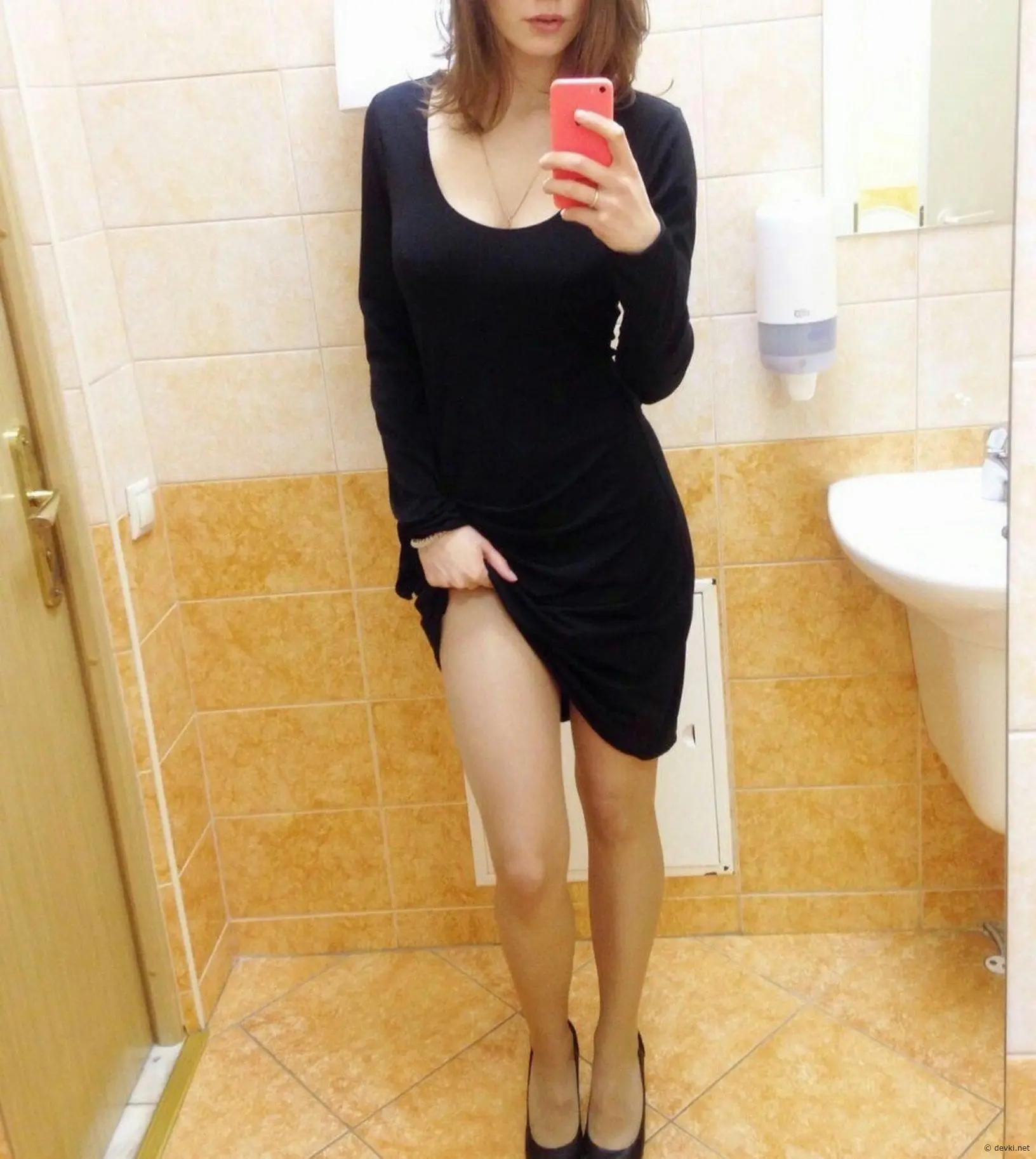 Шатенка дня: работа не волк...