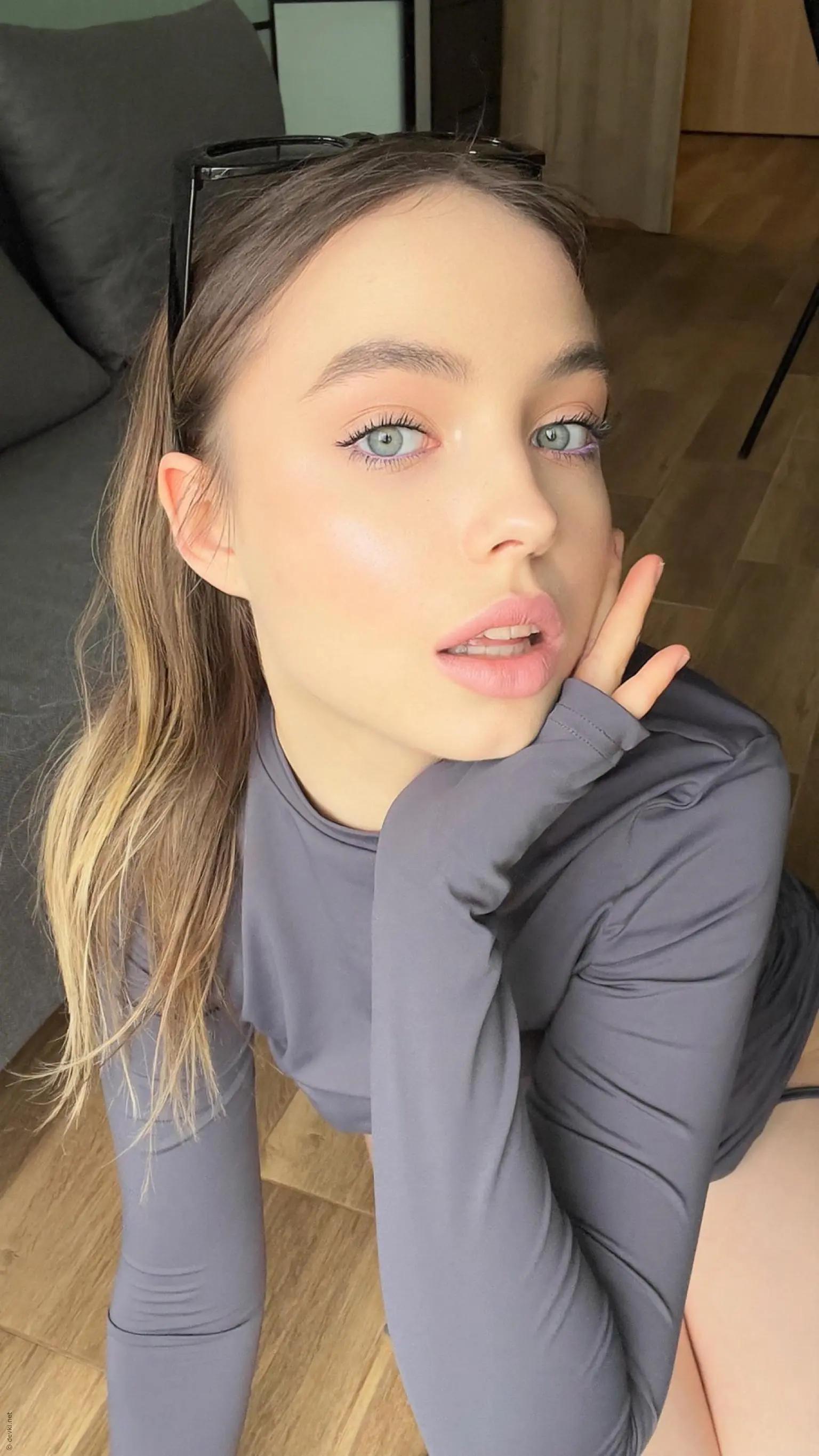 Блондинка дня:  буду твоей