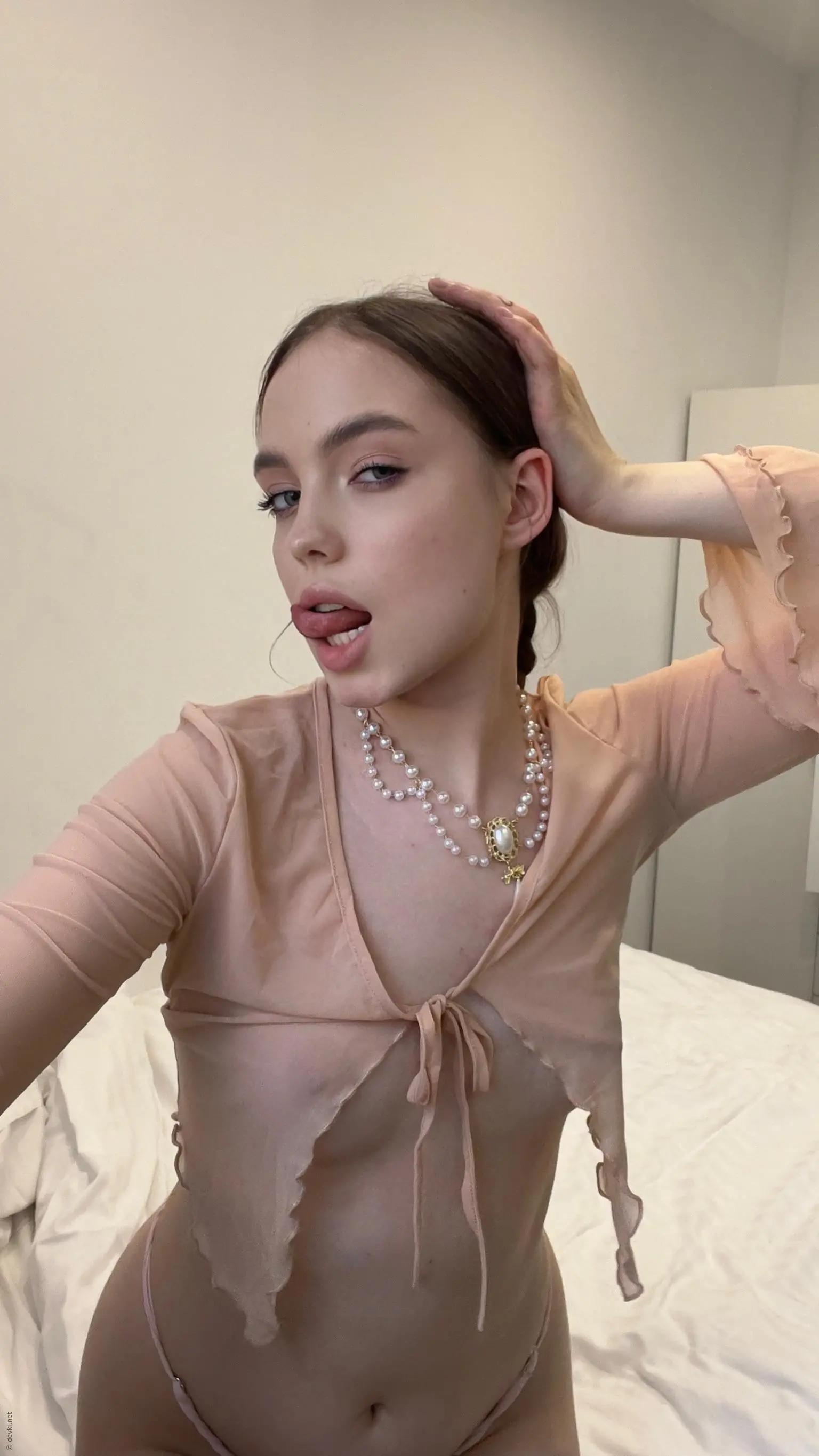 Блондинка дня:  буду твоей