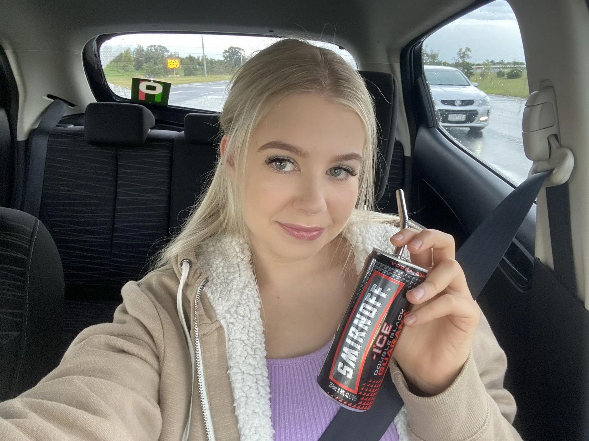 Блондинка дня: лучший мой подарочек - это я!