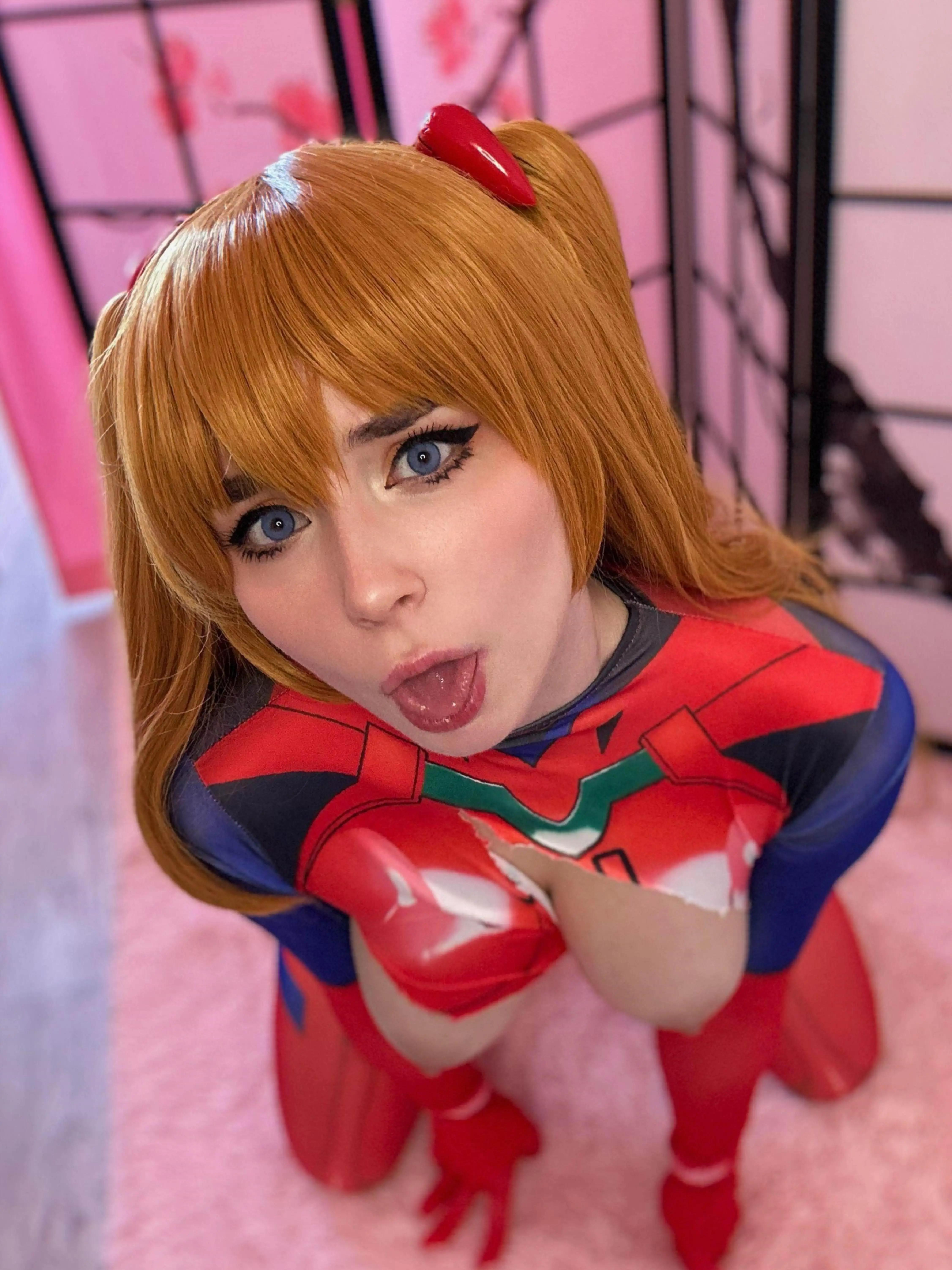 Брюнетка дня: green day