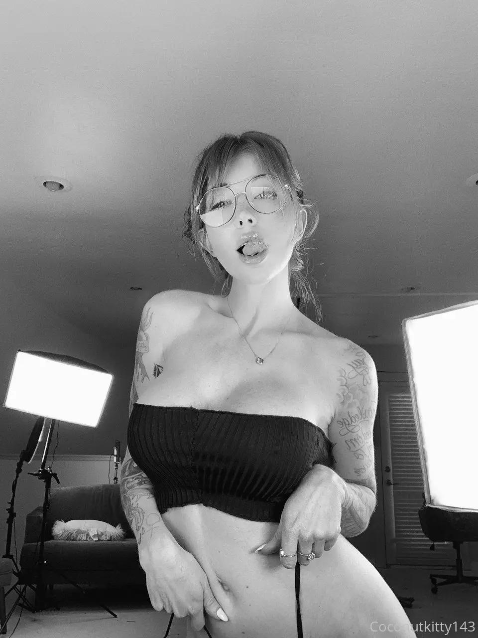 Блондинка дня: куколка твоя