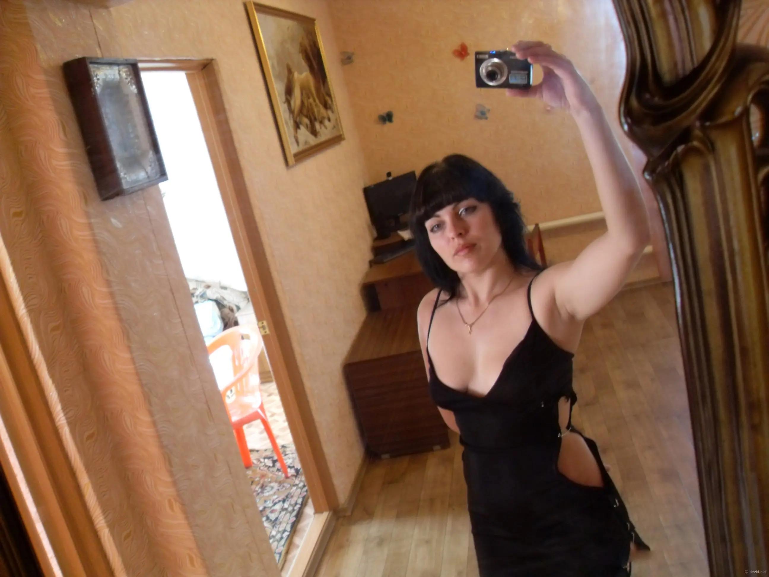 Брюнетка дня: иллюзия полета